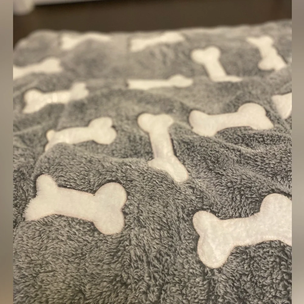 Thickened sleeping bed/ mat for dogs & cats , Large Size White & Grey Like New